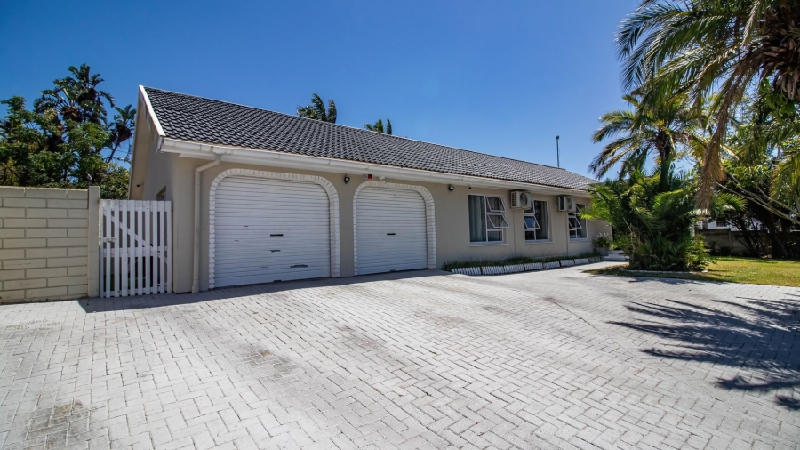 4 Bedroom Property for Sale in Beacon Bay Eastern Cape